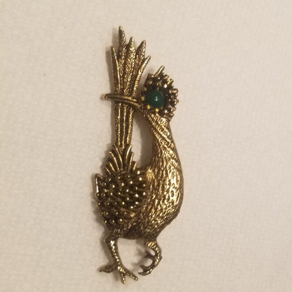 vintage goldtone Ambassador roadrunner pin - Picture 1 of 5